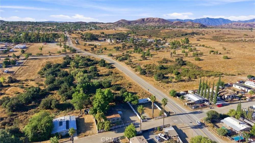 17183 Hidalgo Perris, CA 92570