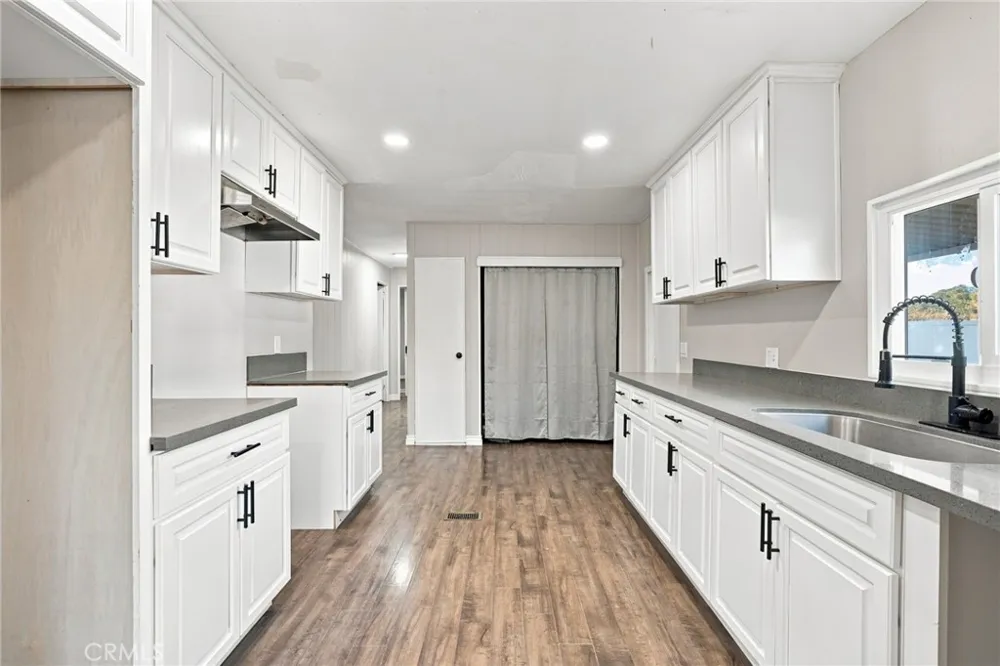 17183 Hidalgo Perris, CA 92570