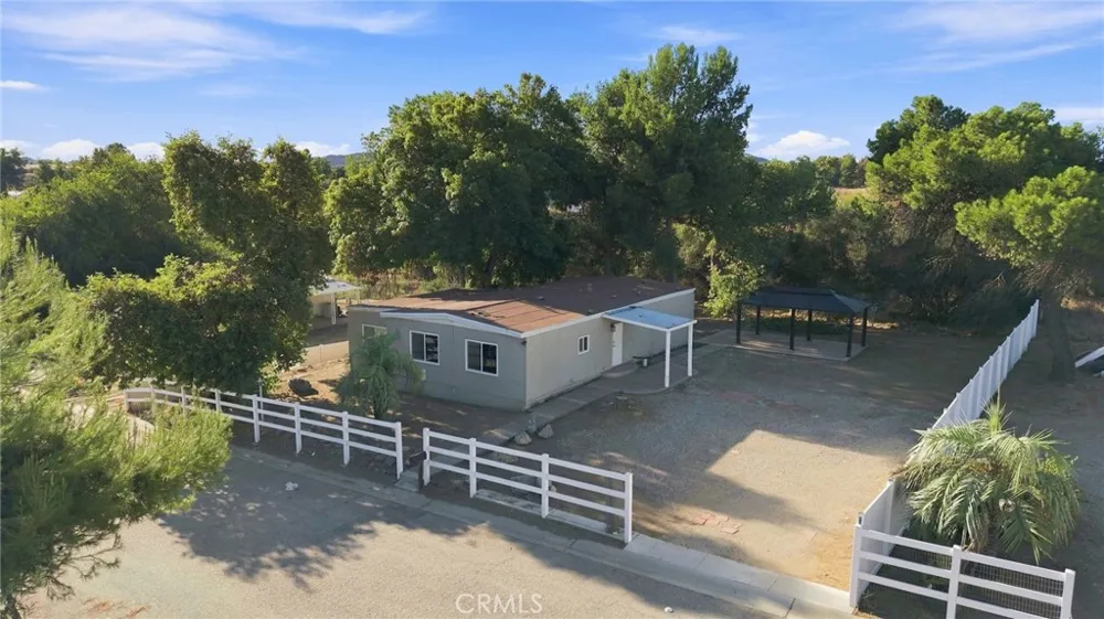 17183 Hidalgo Perris, CA 92570