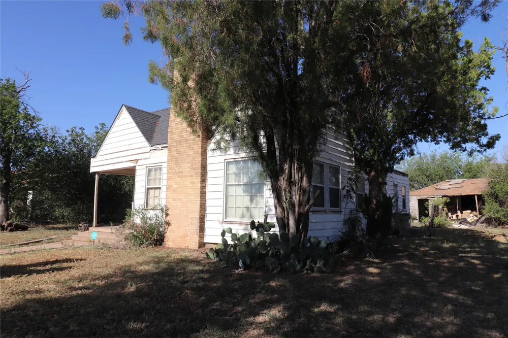 1402 Avenue K Anson, TX 79501