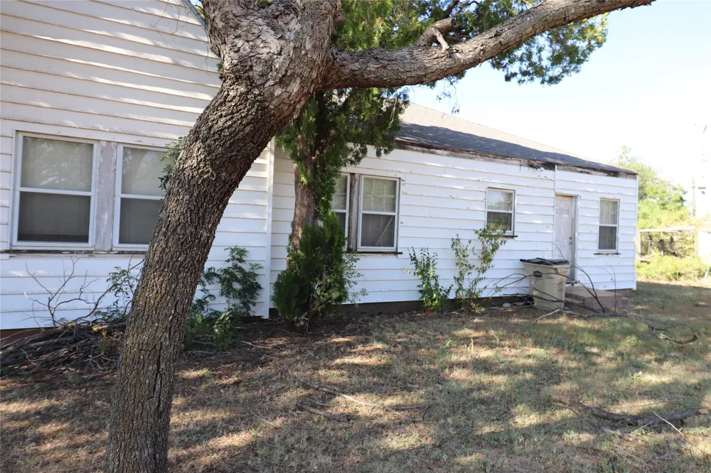 1402 Avenue K Anson, TX 79501