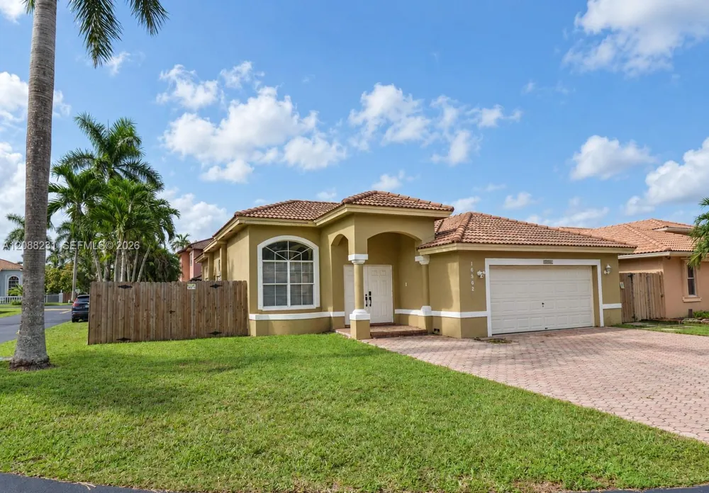 16362 SW 94th St Miami, FL 33196