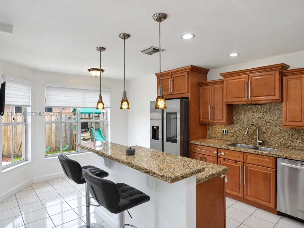 16362 SW 94th St Miami, FL 33196