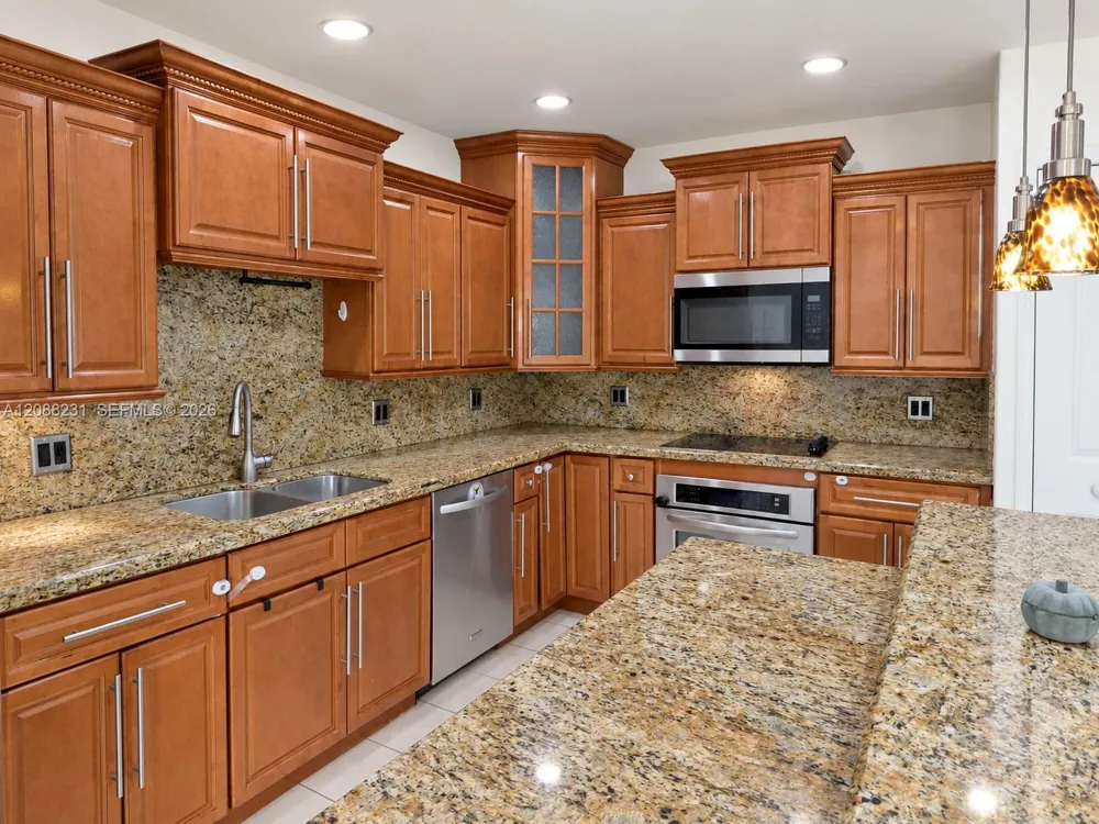 16362 SW 94th St Miami, FL 33196