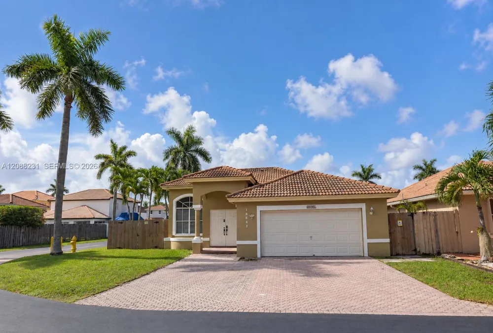 16362 SW 94th St Miami, FL 33196