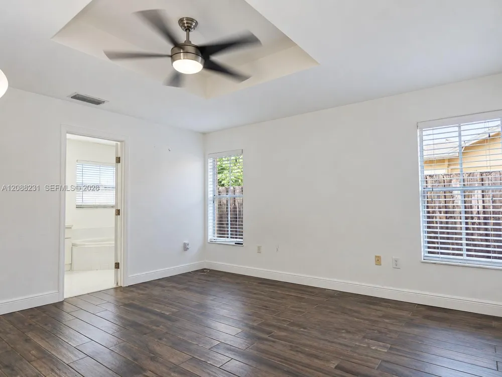 16362 SW 94th St Miami, FL 33196