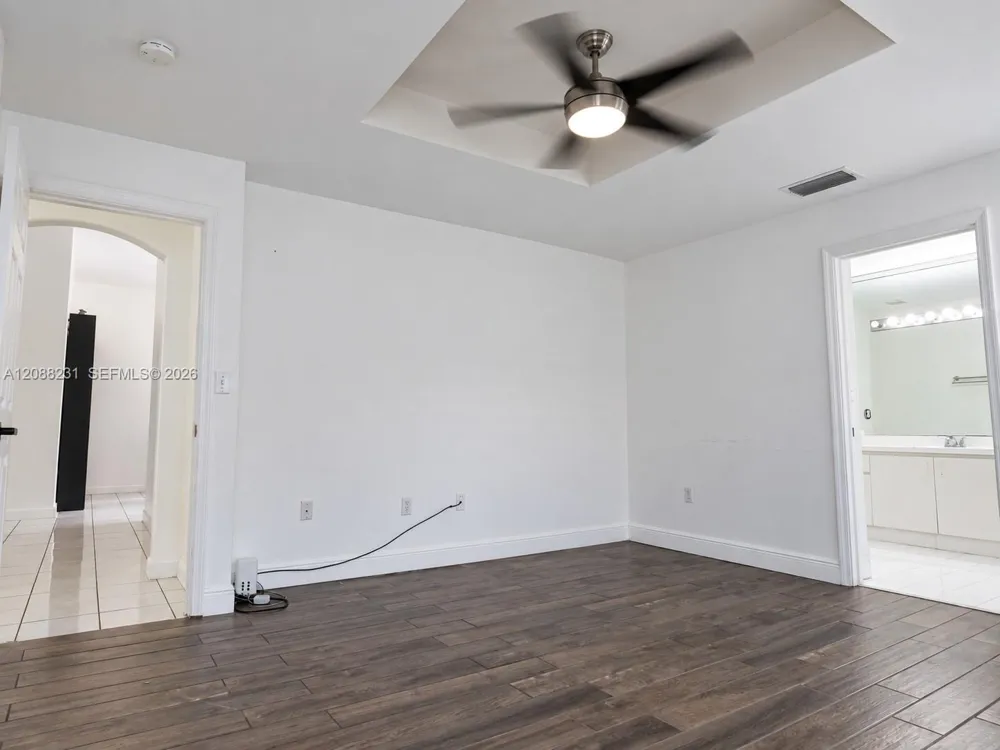 16362 SW 94th St Miami, FL 33196