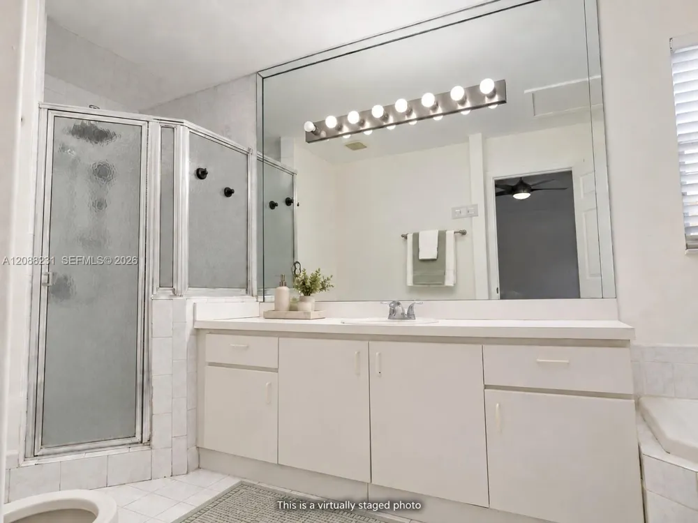 16362 SW 94th St Miami, FL 33196