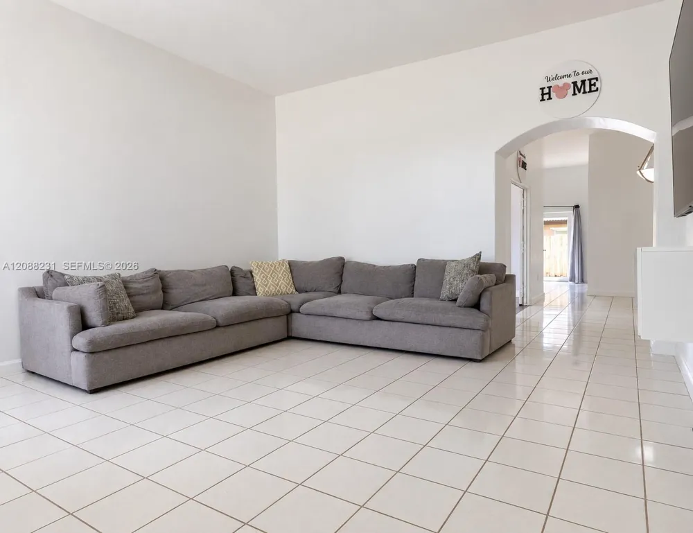 16362 SW 94th St Miami, FL 33196