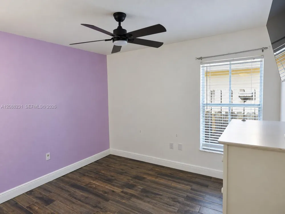 16362 SW 94th St Miami, FL 33196