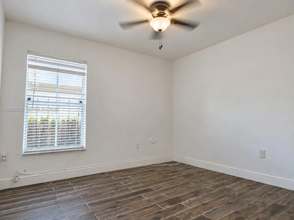 16362 SW 94th St Miami, FL 33196
