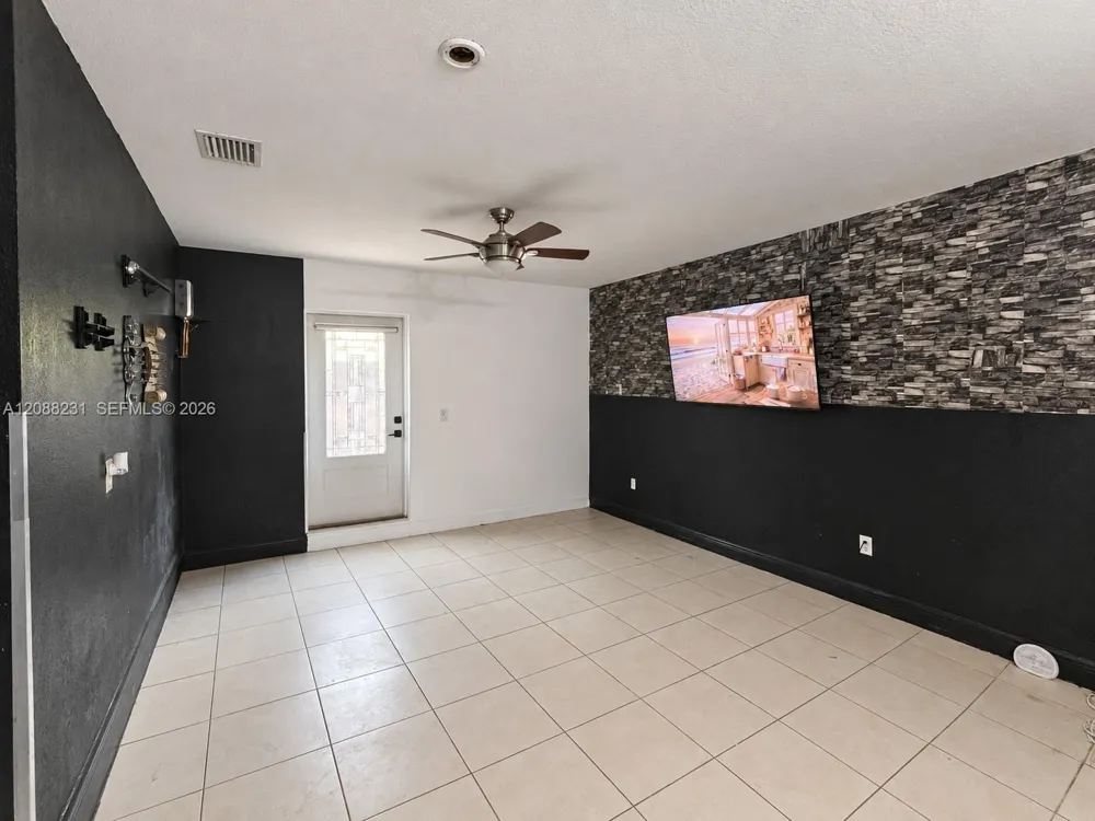 16362 SW 94th St Miami, FL 33196