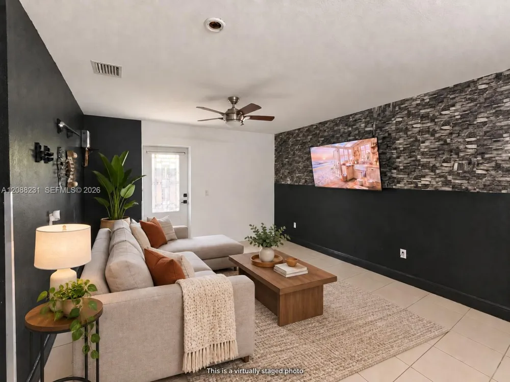 16362 SW 94th St Miami, FL 33196