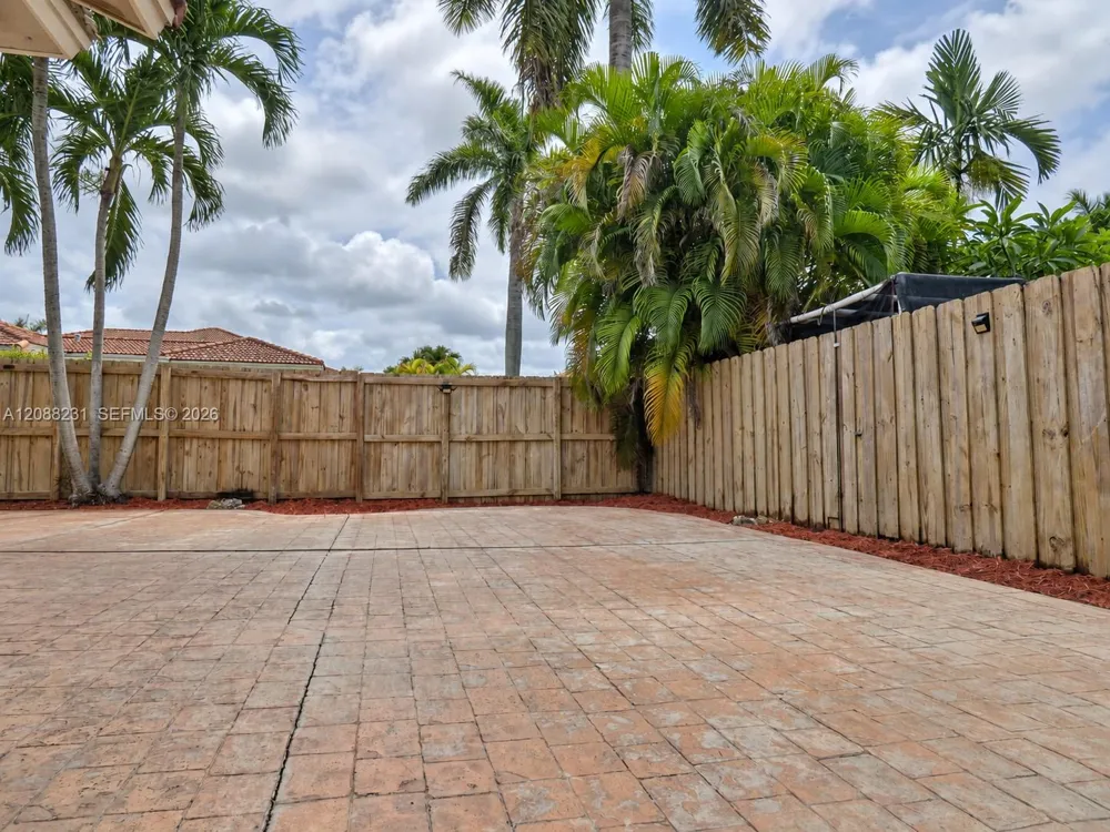16362 SW 94th St Miami, FL 33196