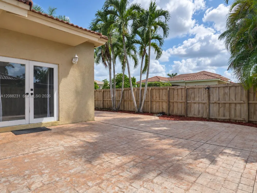 16362 SW 94th St Miami, FL 33196