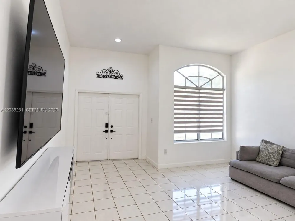 16362 SW 94th St Miami, FL 33196