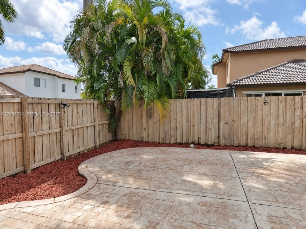 16362 SW 94th St Miami, FL 33196