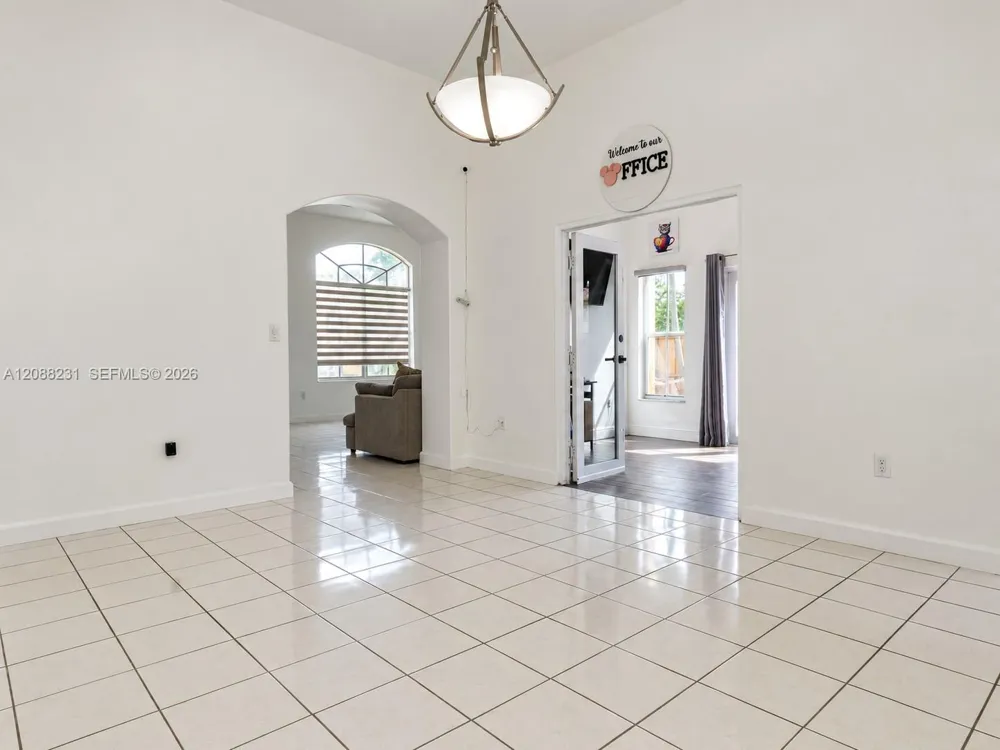 16362 SW 94th St Miami, FL 33196