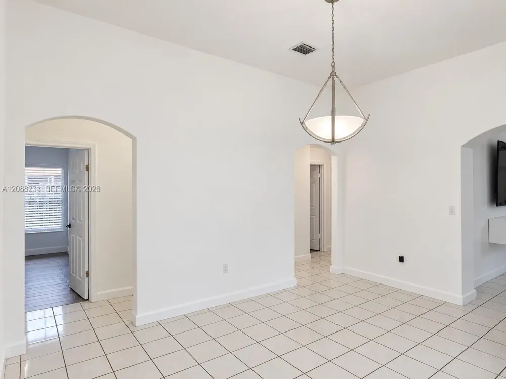 16362 SW 94th St Miami, FL 33196