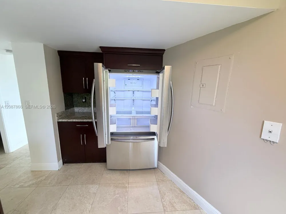 3300 NE 191st St #512 Aventura, FL 33180