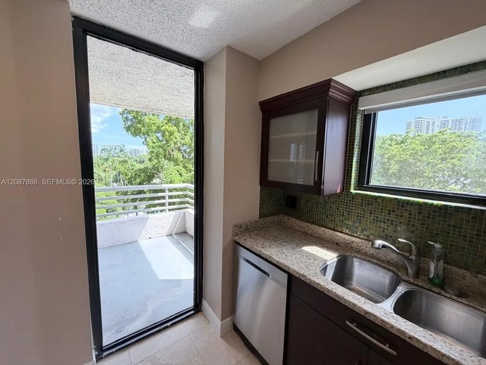 3300 NE 191st St #512 Aventura, FL 33180
