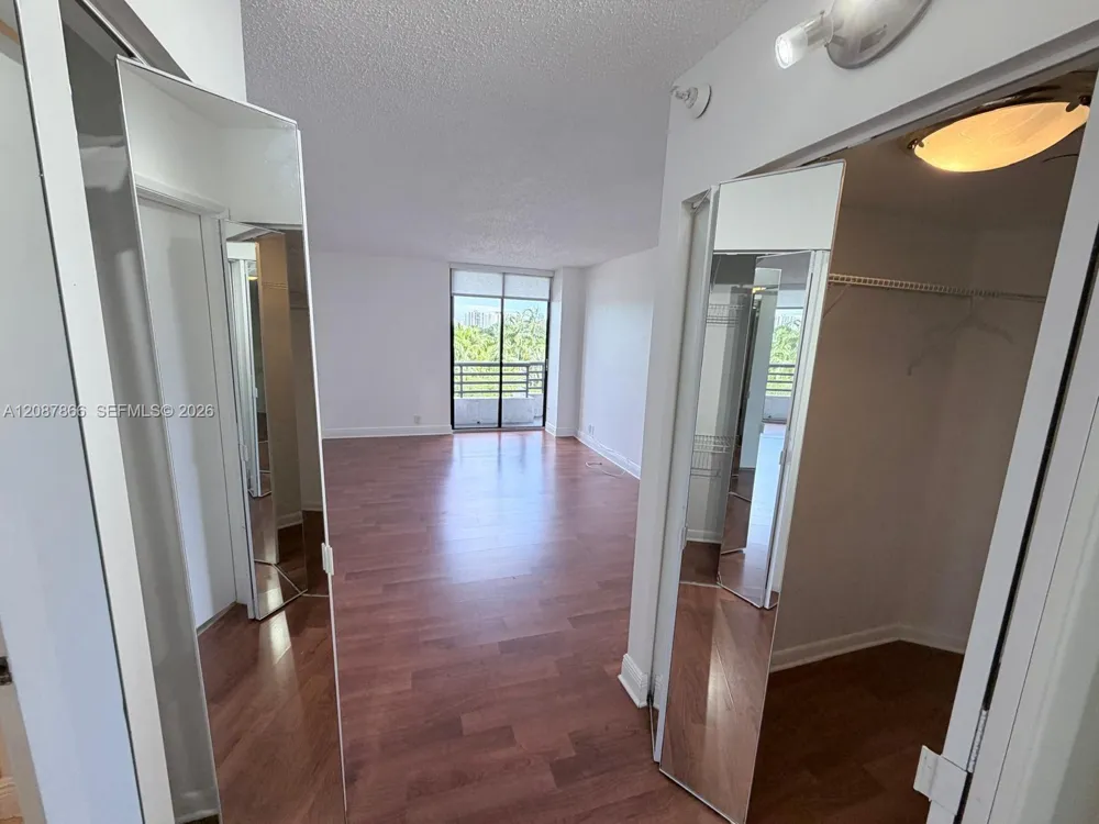 3300 NE 191st St #512 Aventura, FL 33180