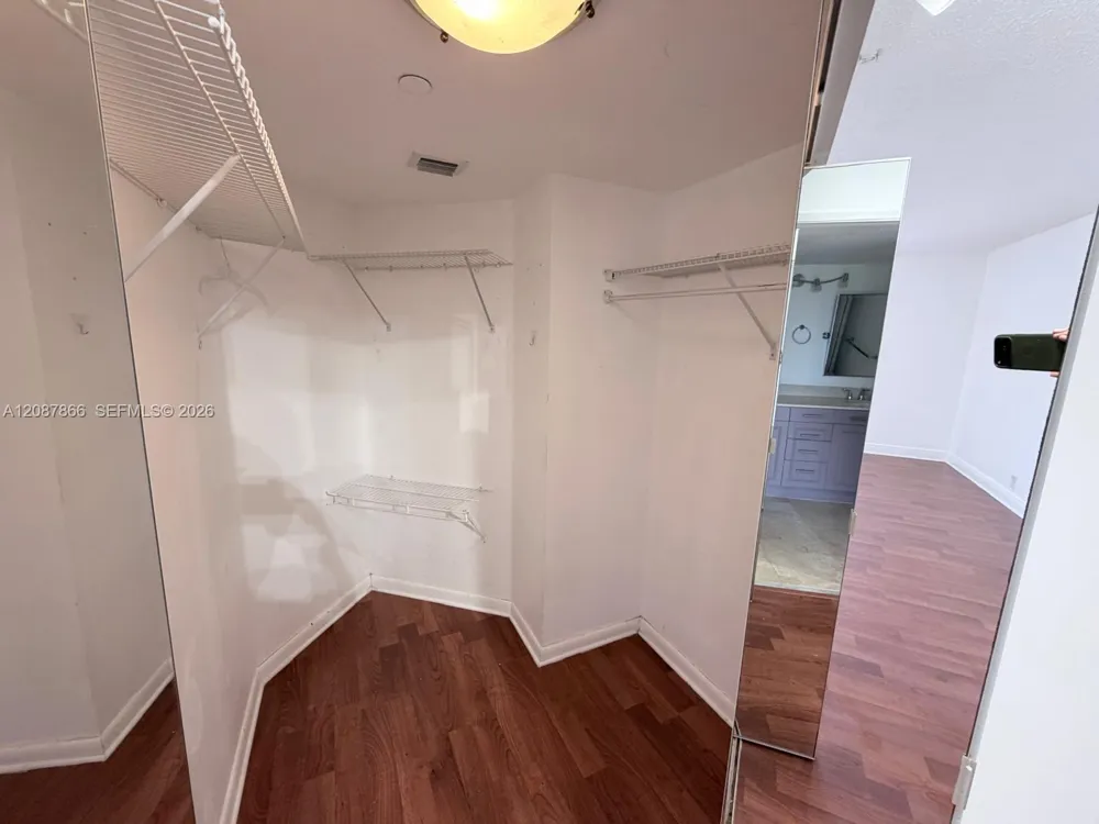 3300 NE 191st St #512 Aventura, FL 33180