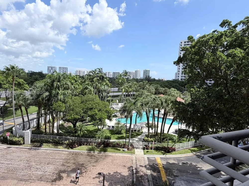 3300 NE 191st St #512 Aventura, FL 33180