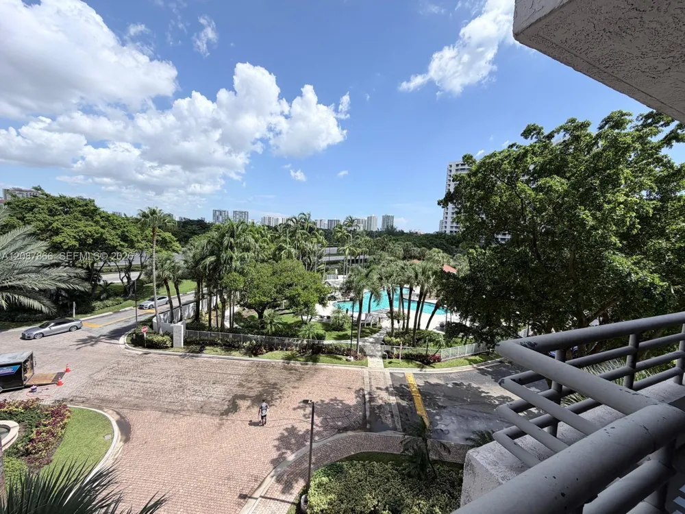 3300 NE 191st St #512 Aventura, FL 33180