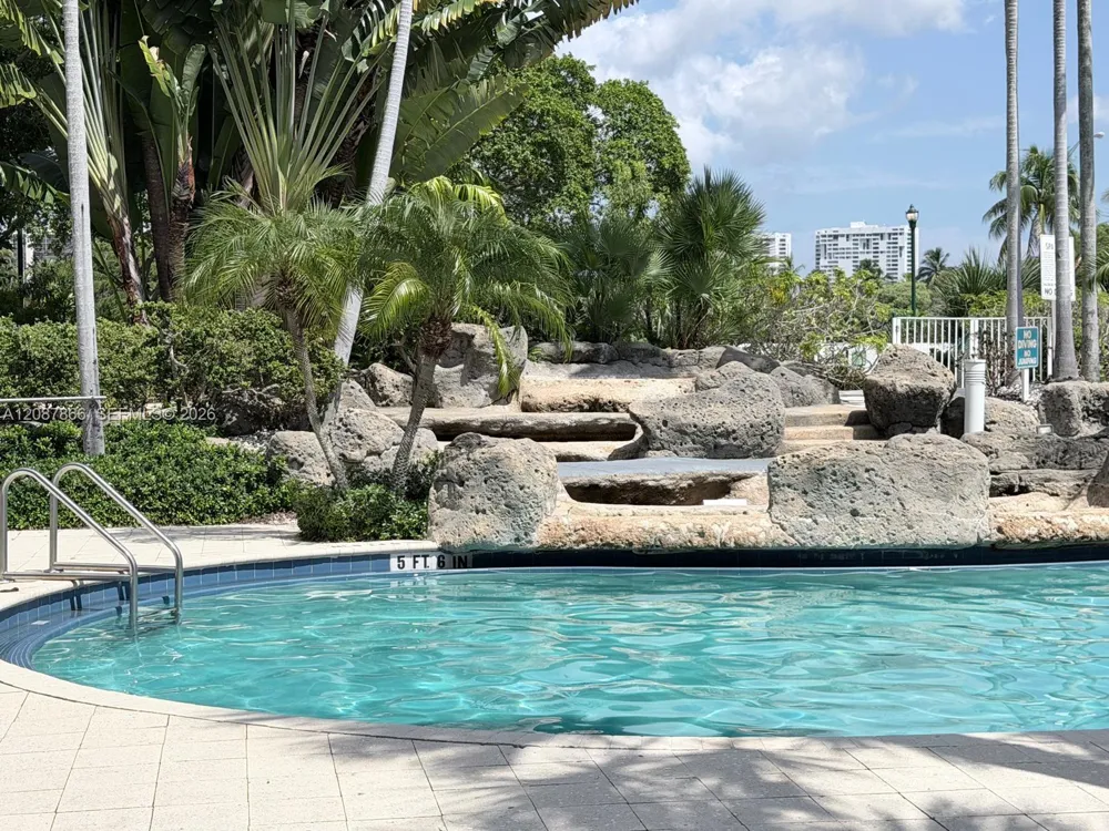 3300 NE 191st St #512 Aventura, FL 33180