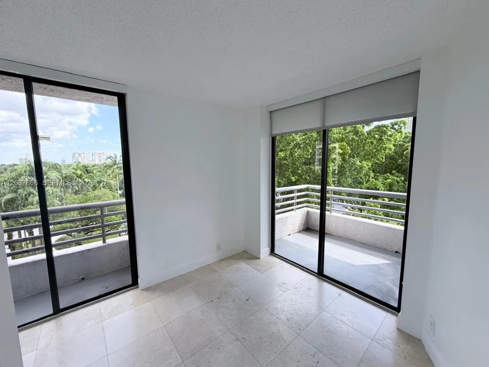 3300 NE 191st St #512 Aventura, FL 33180