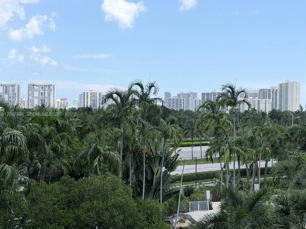 3300 NE 191st St #512 Aventura, FL 33180