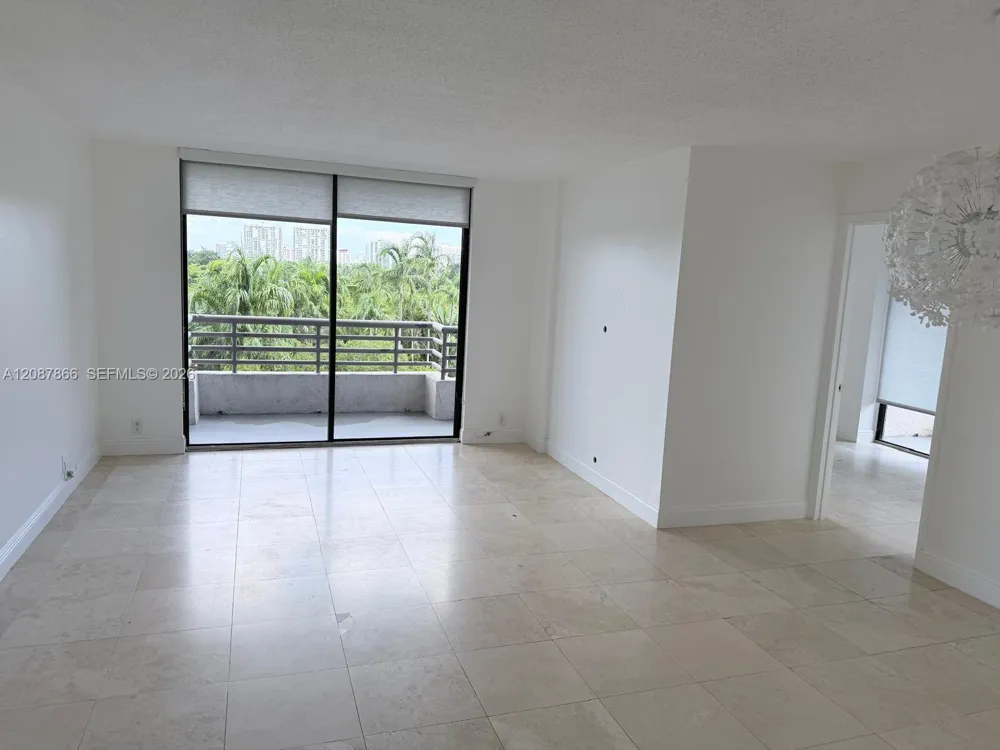 3300 NE 191st St #512 Aventura, FL 33180