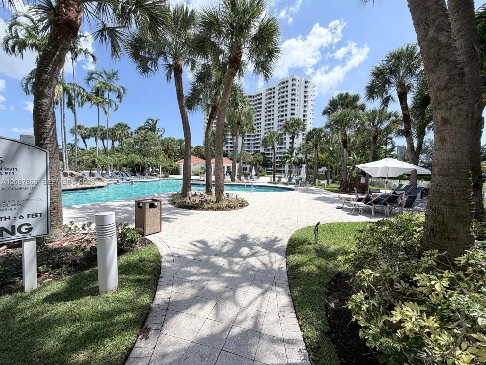 3300 NE 191st St #512 Aventura, FL 33180