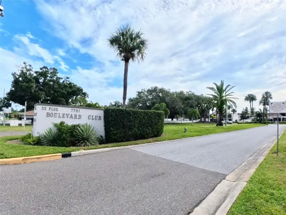 7701 STARKEY ROAD #436 Seminole, FL 33777