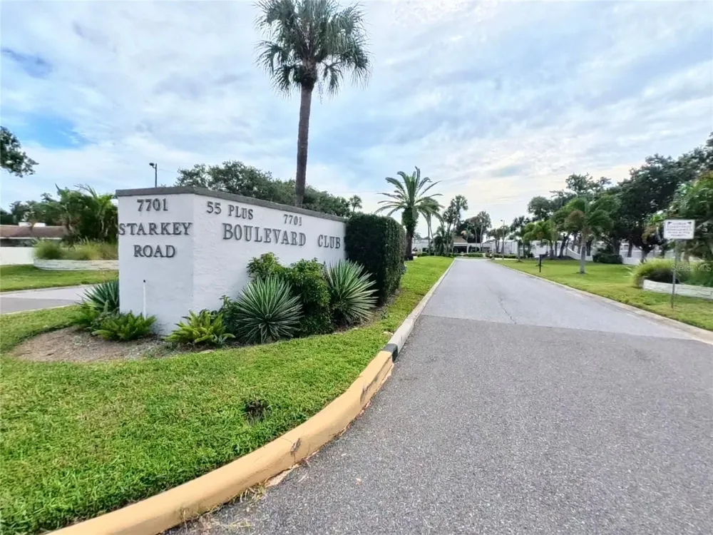7701 STARKEY ROAD #436 Seminole, FL 33777