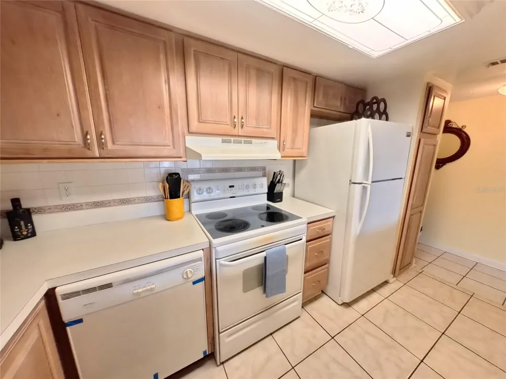 7701 STARKEY ROAD #436 Seminole, FL 33777