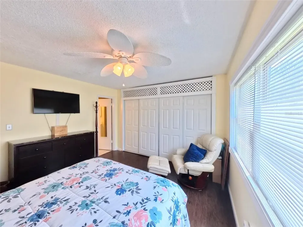 7701 STARKEY ROAD #436 Seminole, FL 33777