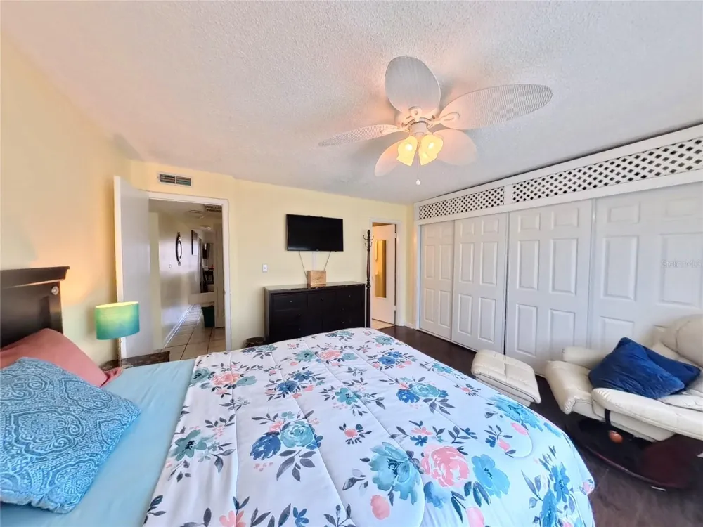 7701 STARKEY ROAD #436 Seminole, FL 33777