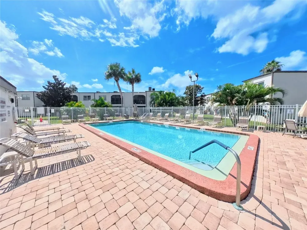 7701 STARKEY ROAD #436 Seminole, FL 33777