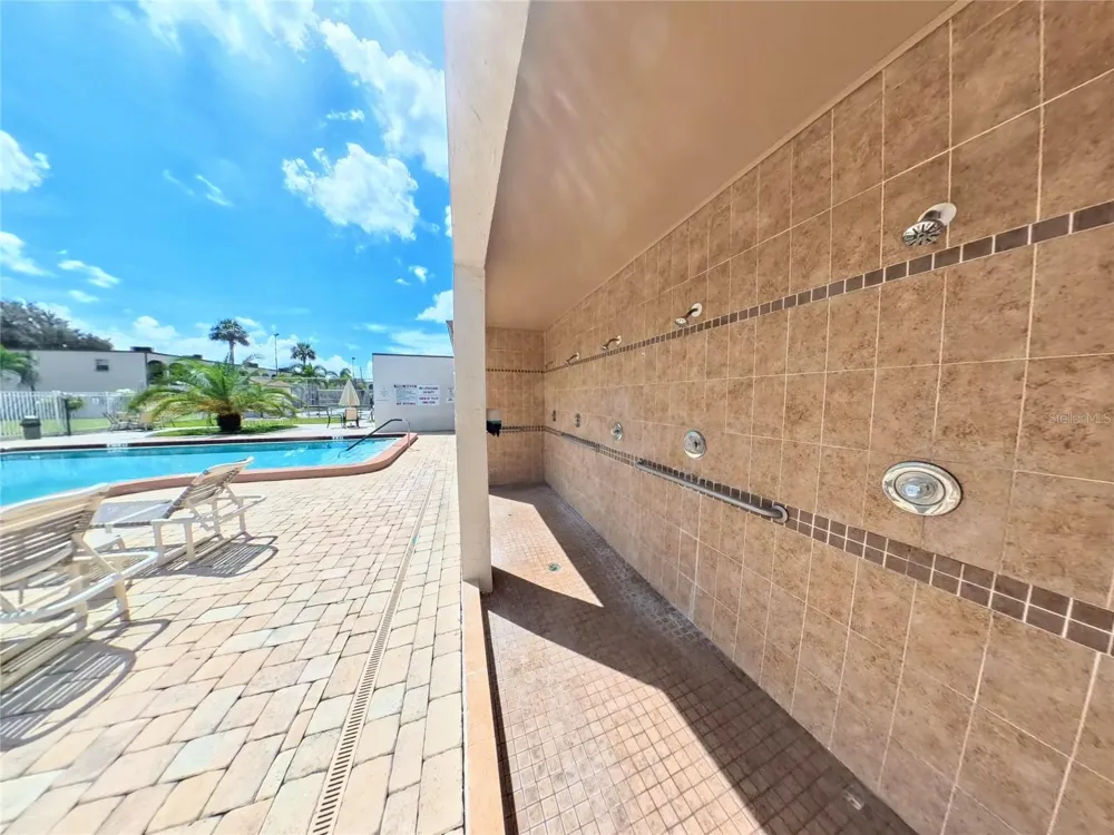 7701 STARKEY ROAD #436 Seminole, FL 33777
