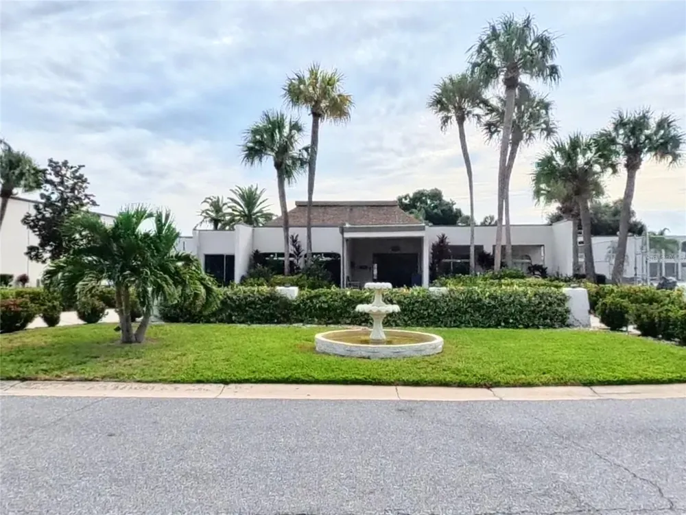 7701 STARKEY ROAD #436 Seminole, FL 33777