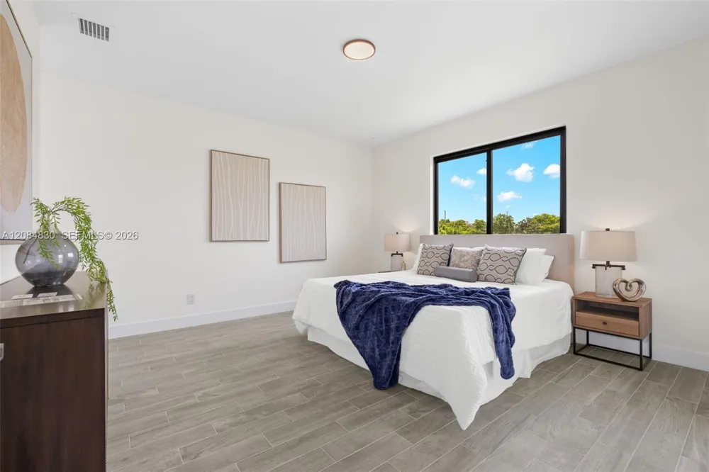 1826 NE 11TH LN Cape Coral, FL 33909