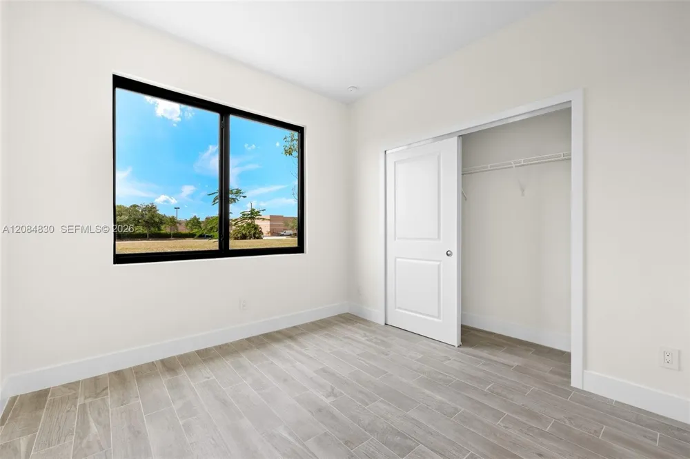 1826 NE 11TH LN Cape Coral, FL 33909
