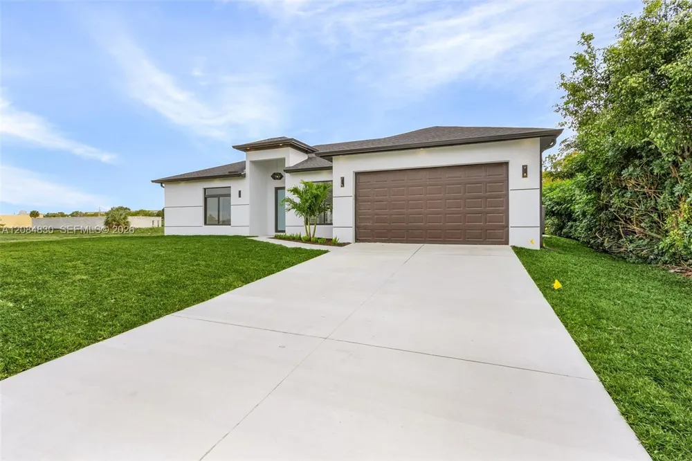 1826 NE 11TH LN Cape Coral, FL 33909
