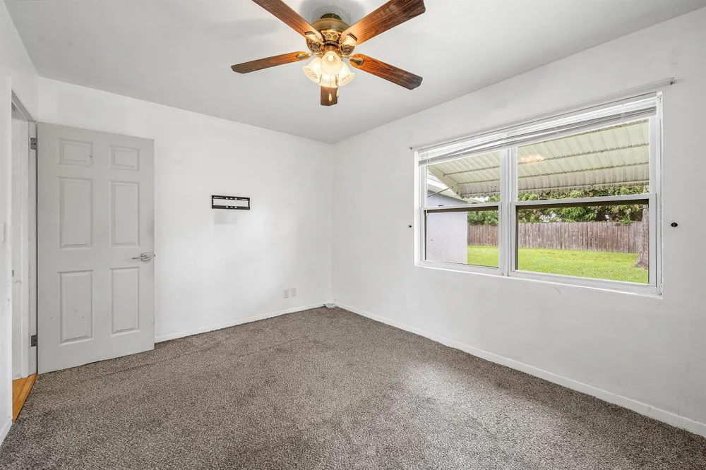 5709 SE Indigo Avenue Stuart, FL 34997