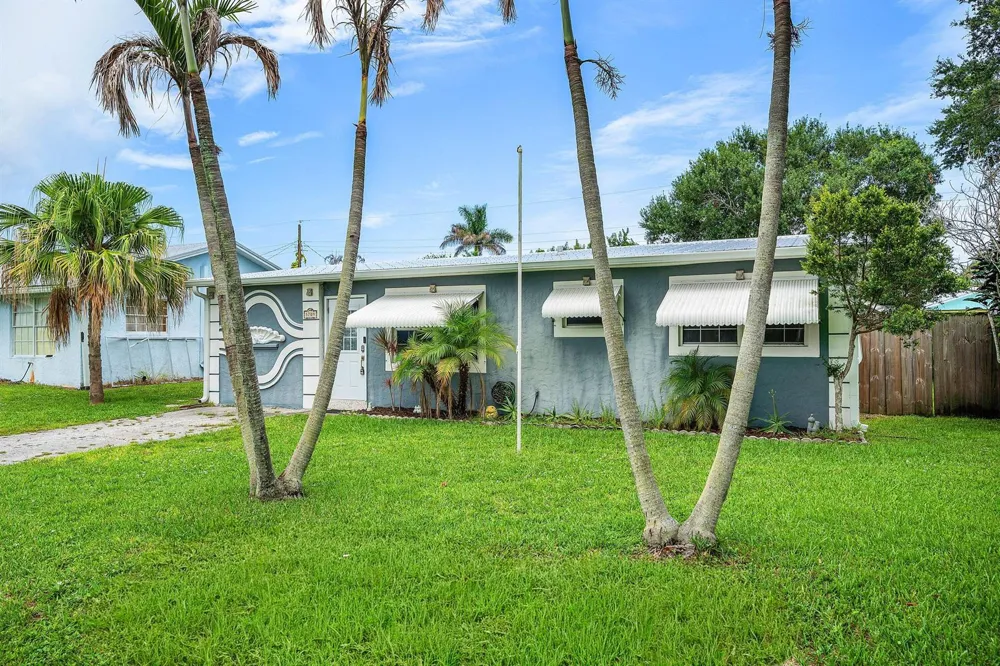 5709 SE Indigo Avenue Stuart, FL 34997