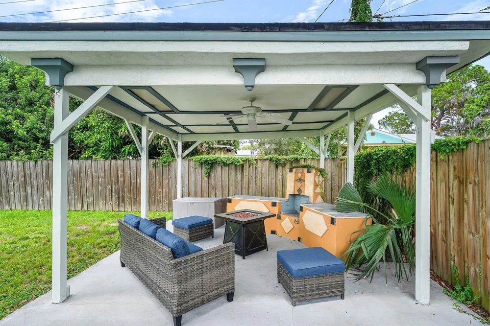 5709 SE Indigo Avenue Stuart, FL 34997