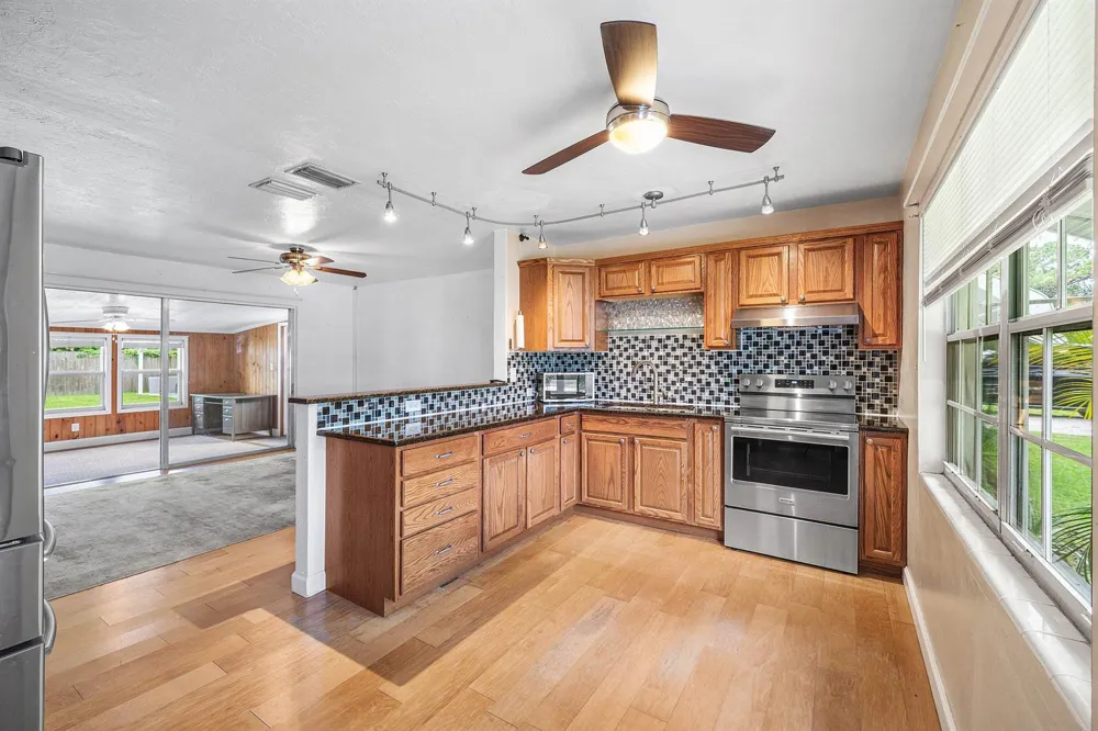 5709 SE Indigo Avenue Stuart, FL 34997