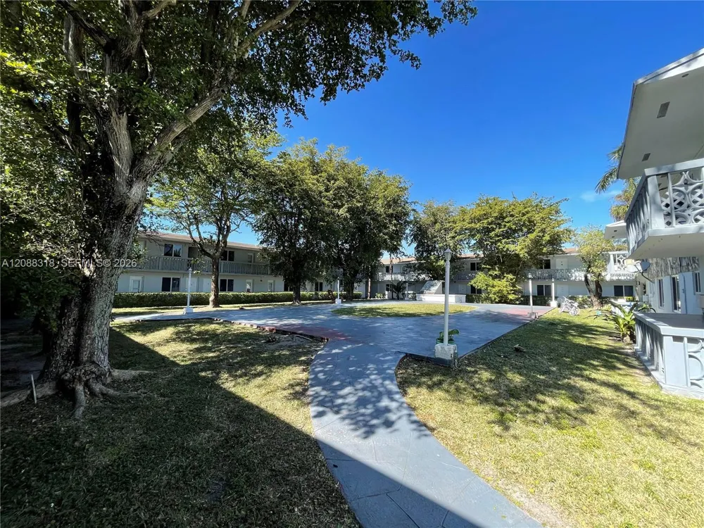 890 NW 45th Ave #1 Miami, FL 33126